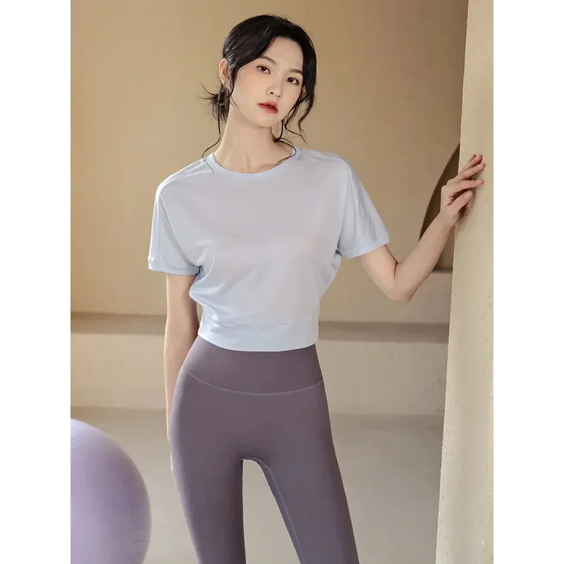 Yoga for Women in Thin Cover Up, Loose and Quick Drying Short Sleeved Sports Top, T-shirt, Running Professional Fitness