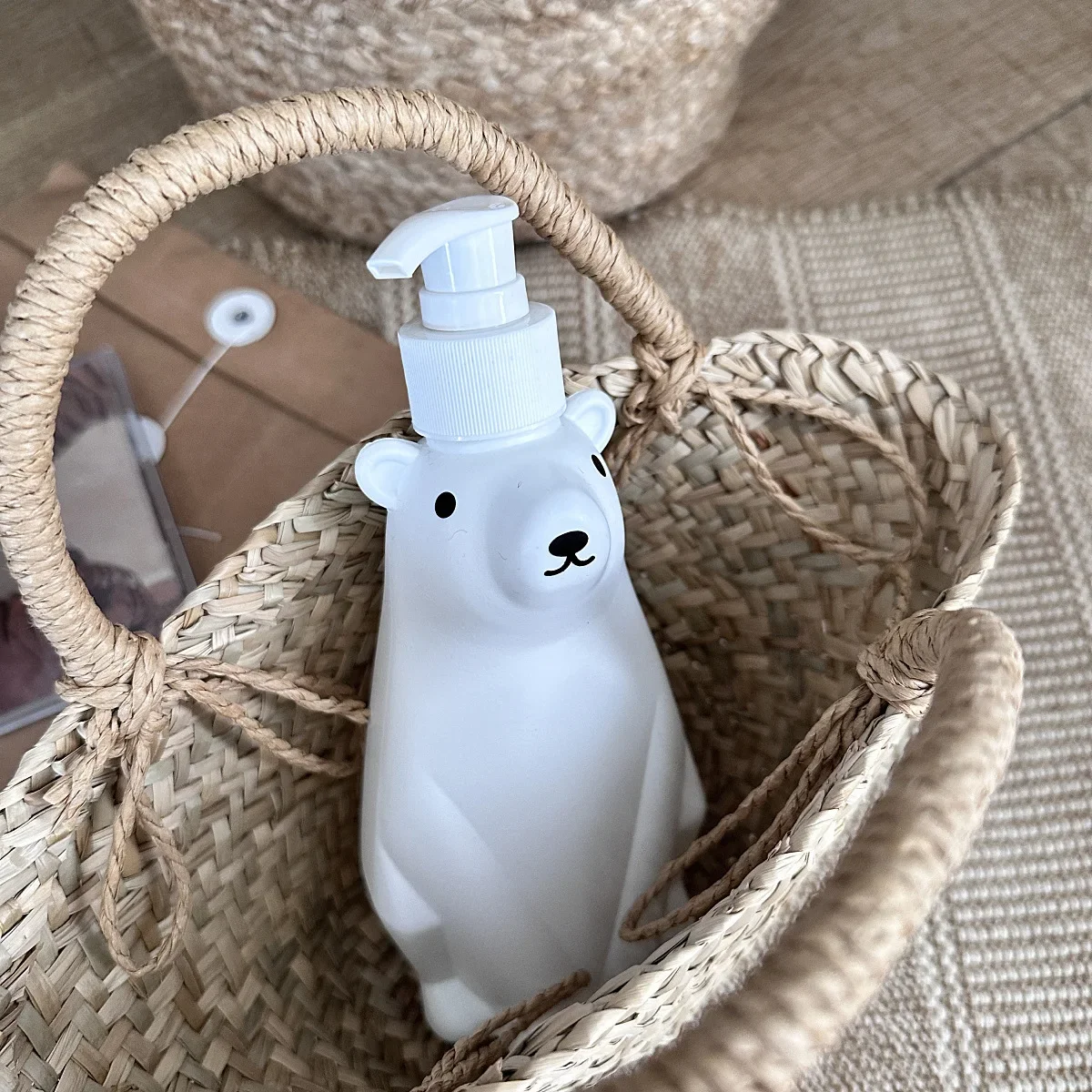 Soap Dispenser Cute Polar Bear Laundry Detergent Hand Soap Refill Bottle Shampoo Shower Gel Replacement Bottle Foam Container