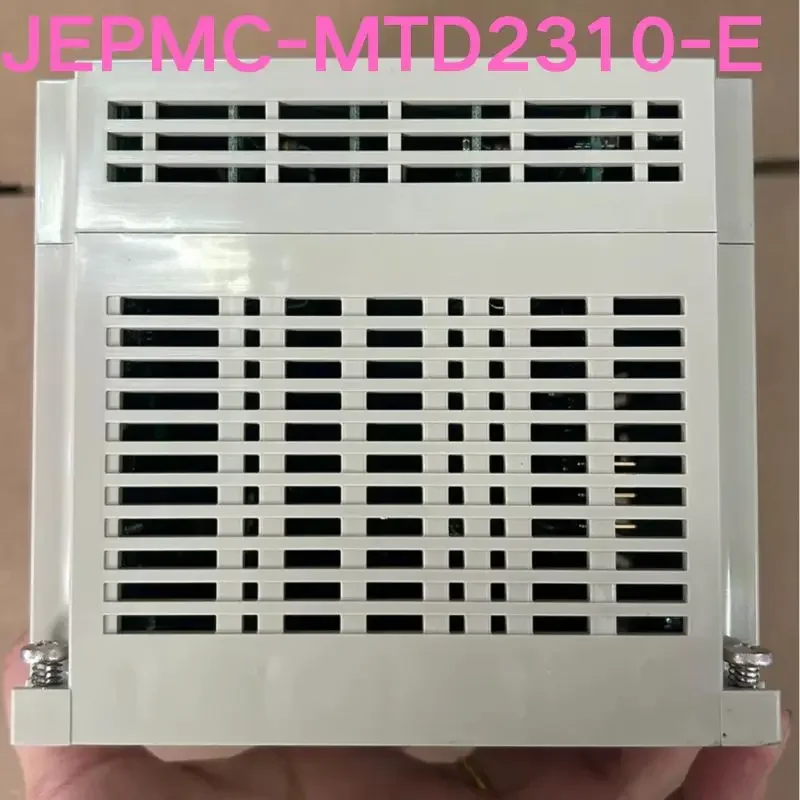 Modul IO pengontrol gerak JEPMC-MTD2310-E Ok tes tangan kedua