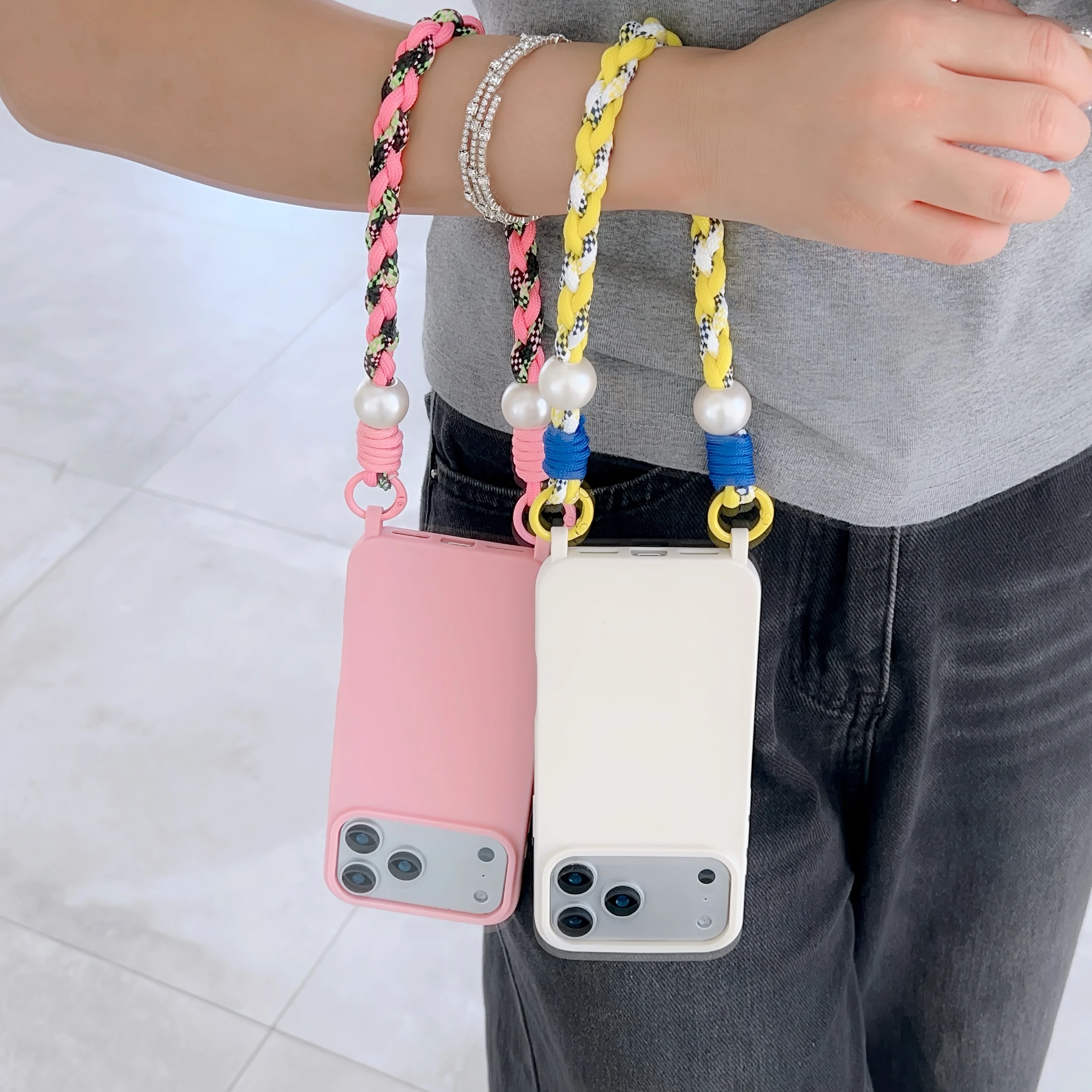 Hand-Woven Lanyard Case Suitable For Iphone 17 Pro Max Phone Case Air /16 Plus Wrist Short Lanyard 15/14/13/12 Pro Case