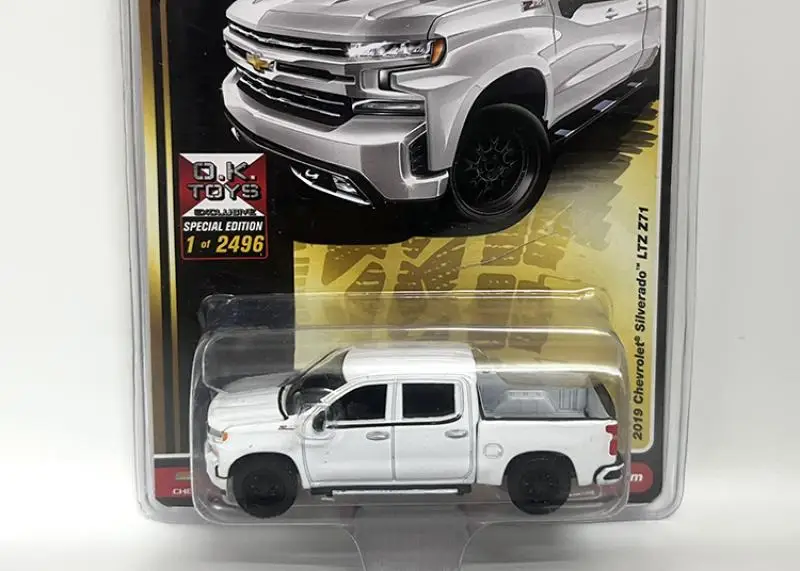 Auto World 1/64 AW 2019 Silverado LTZ Z71 White Die-cast alloy car model toy collection Children gift