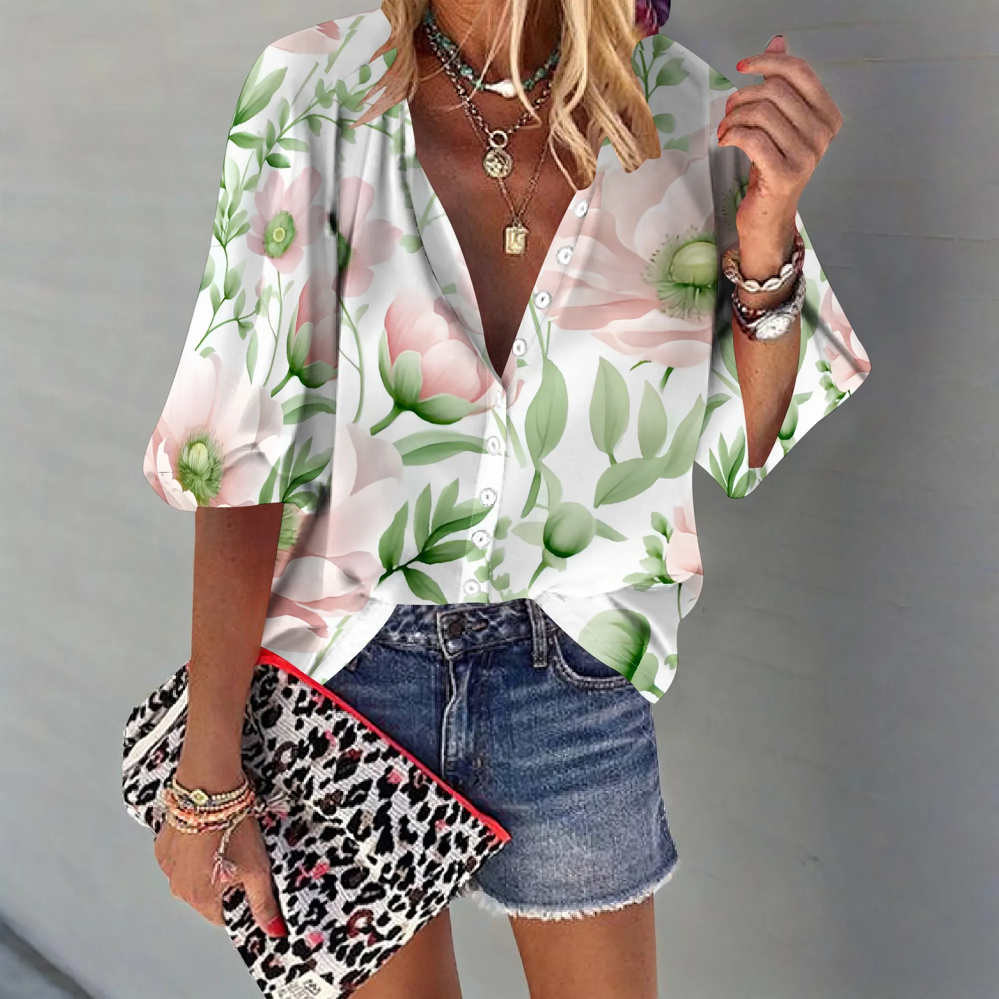 Рисунок 3 - Женская рубашка на пуговицах с