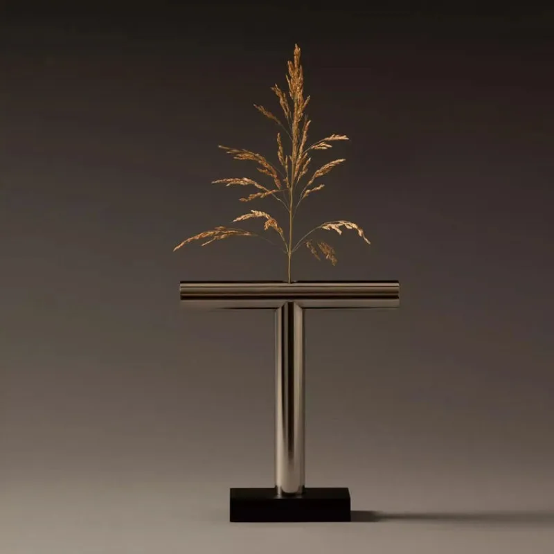 

Nordic light luxury creative cross stainless steel flower ware, model room hotel entrance I-shaped ornament