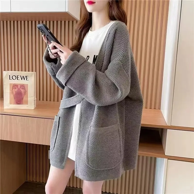 2024 Autumn and Winter New Knitted Cardigan Women's Coat with Diagonal Single Buckle Design, V-neck Outer Sweater for Women