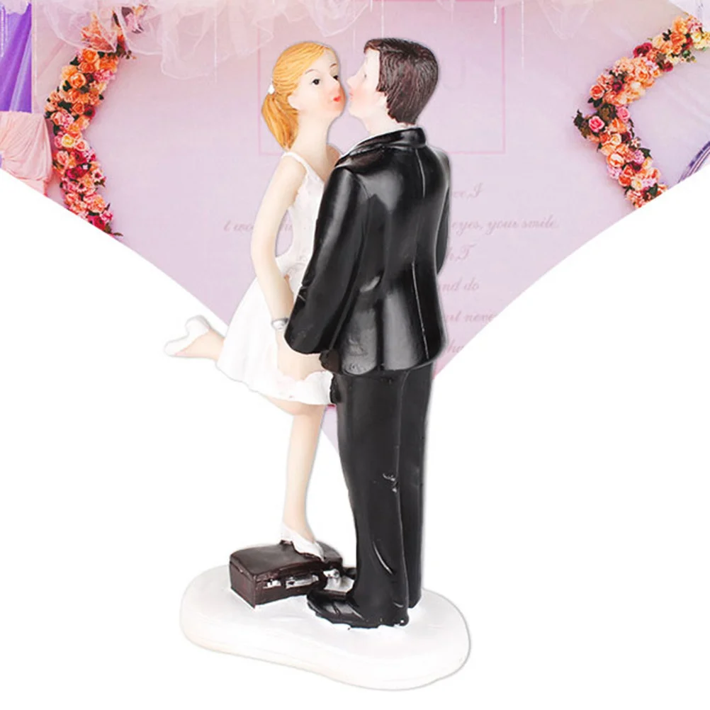 

Bride Groom Resin Cake Decoration Sweet Couple Craft Wedding Cake Topper Love Decoration Gift Love Figurines Wedding Adornment