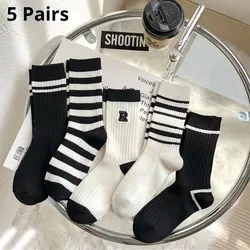 5 Pairs Women's Mid Length Socks Black And White Four Seasons Outerwear College Style Long Tube Striped Sports Trendy Socks