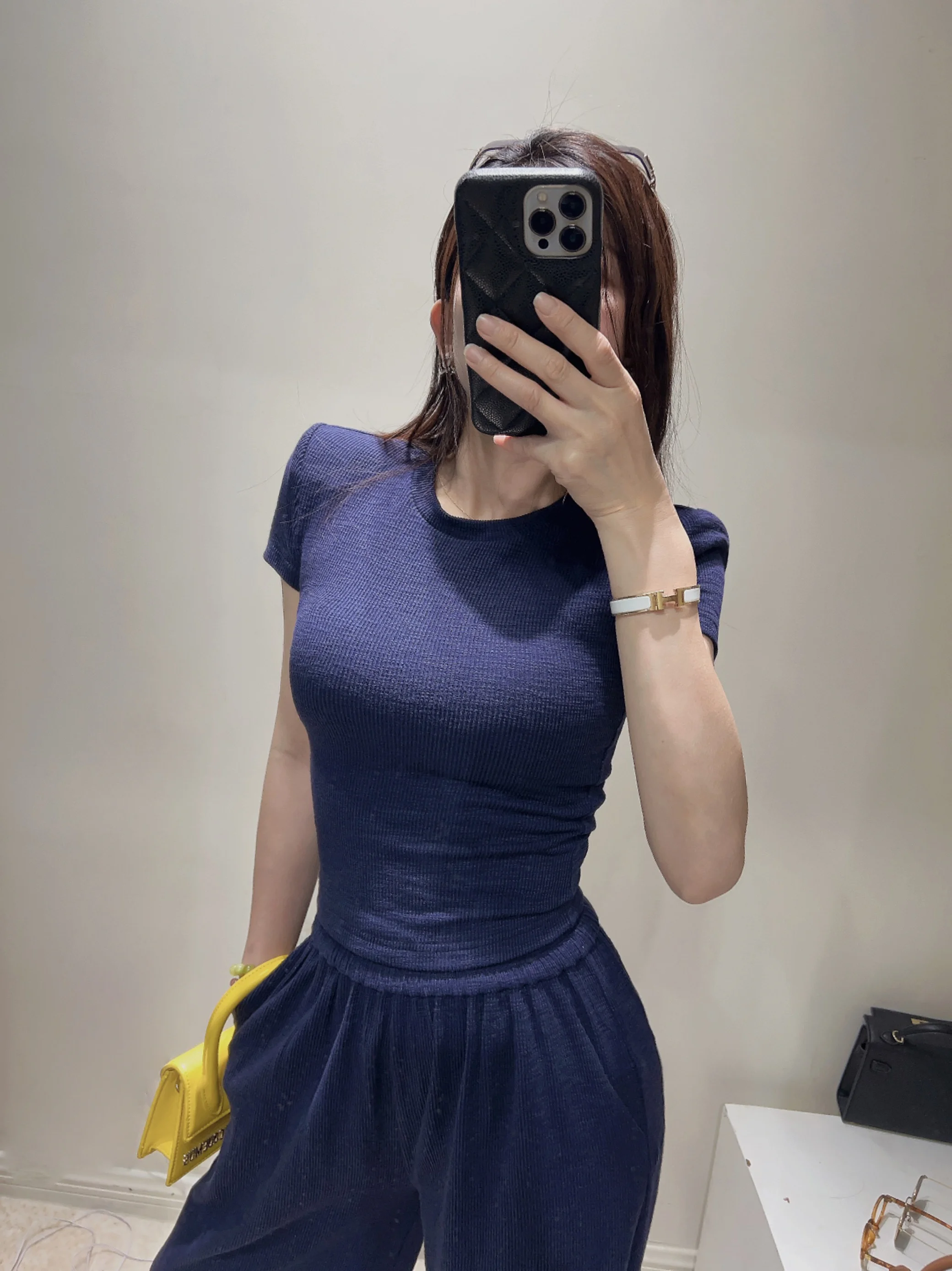 

Комплект из двух предметов: топ с круглым вырезом и брюки с высокой талией и широкими штанинами, летний, синий, повседневный, из качественного трикотажа с бамбуковым узлом и ребристой вязкой