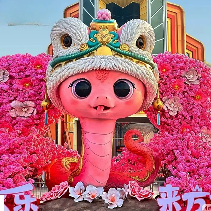 نموذج رسوم متحركة كبير على شكل ثعبان كرتوني داخلي للديكور العام