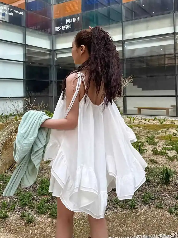 

Clothland Women Stylish White Black Asymmetrical Blouse Scoop Collar Sleeveless Shirt Irregular Chic Tops Blusa WA317