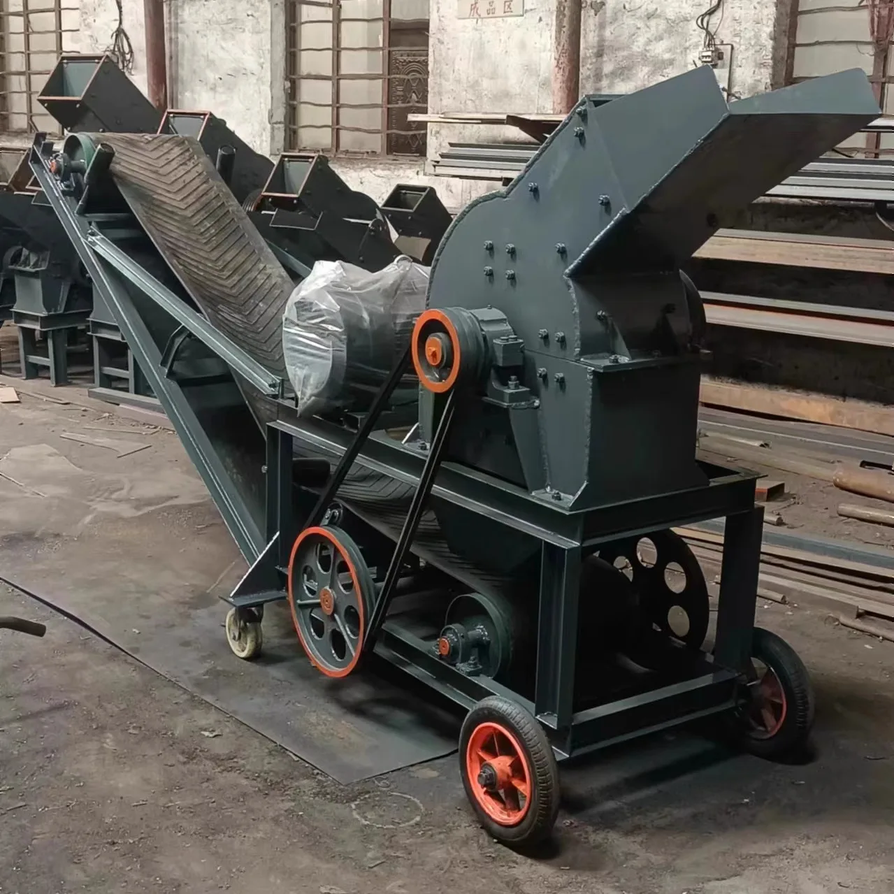 

Stone Crusher Manufacturer for Crushing Rock, Limestone, Coal Gangue, Small Portable Hammer Crusher