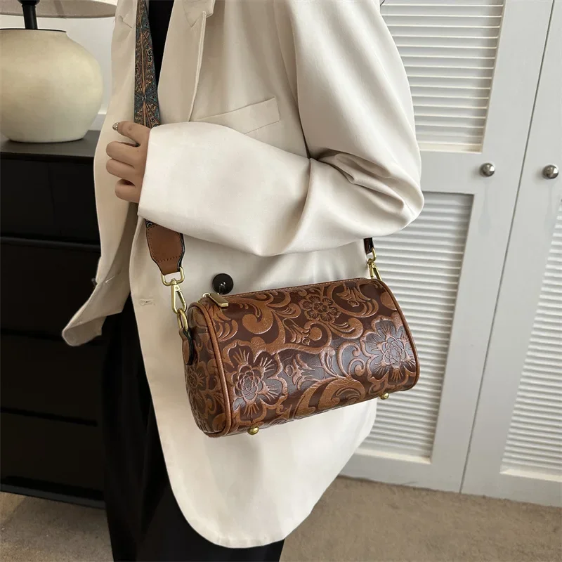 

Luxury Designer Crossbody Bag Vintage Embossed Boston Bags for Women Fashion Ladies Chest Bag Ethnic Shoulder Bag Simple Handbag
