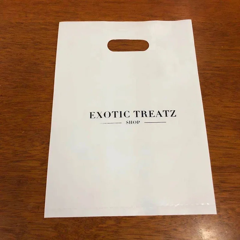 100 Stück Kunststoff-Einkaufstaschen mit individuellem Logo und Griff, Kunststoff-Schmuckbeutel, Verpackung, Geschenkträger, Griff, Wäschebeutel mit