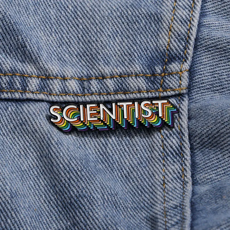 

Rainbow Scientist Letter Brooch Experimental Color Overlay English Rainbow Science Creative Metal Badge Punk Lapel Pins Jewelry