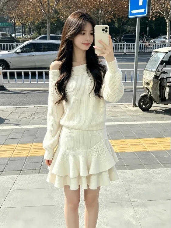 Unique Autumn Winter Fashion Set Small Fragrance Style Knitted Sweater Waist Cinching  Skirt Two Piece Women's Ensemble