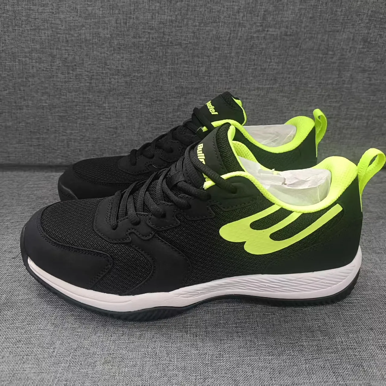 

Hot new men's lightweight training breathable professional tennis shoes casual sports shoes tennis shoes very good
