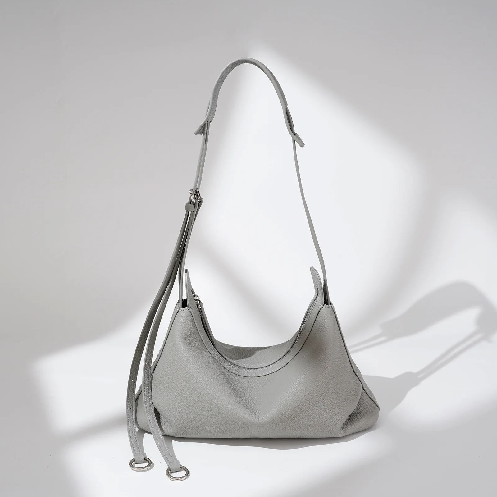 

Новая модная корейская женская сумка-тоут из натуральной кожи, большая вместительная повседневная сумка через плечо с уникальным дизайном