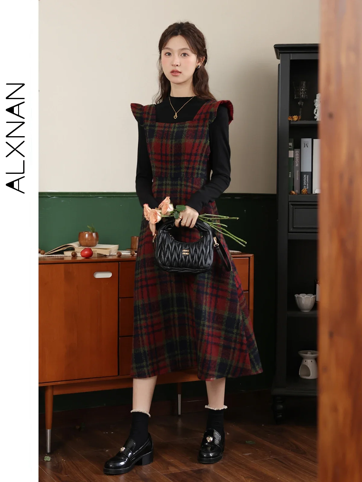 ALXNAN Black Slim T-shirt 2024 Autumn Winter Warm Long Sleeve Tops for Women Casual Female Pullovers Sold Separately DYLXN661110