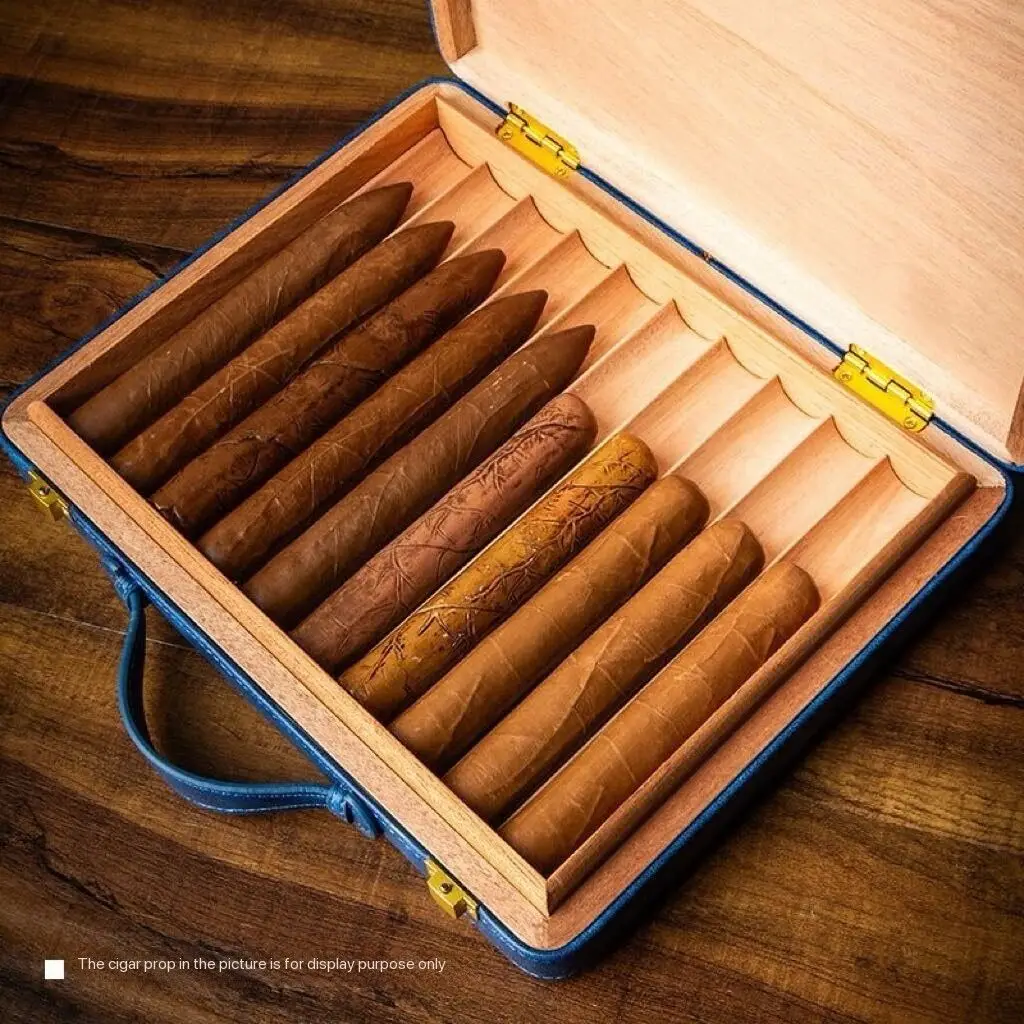 Three-Color Portable Outdoor Travel High-Quality Cigar Box, With Leather And Cedar Wood Lining Inside.