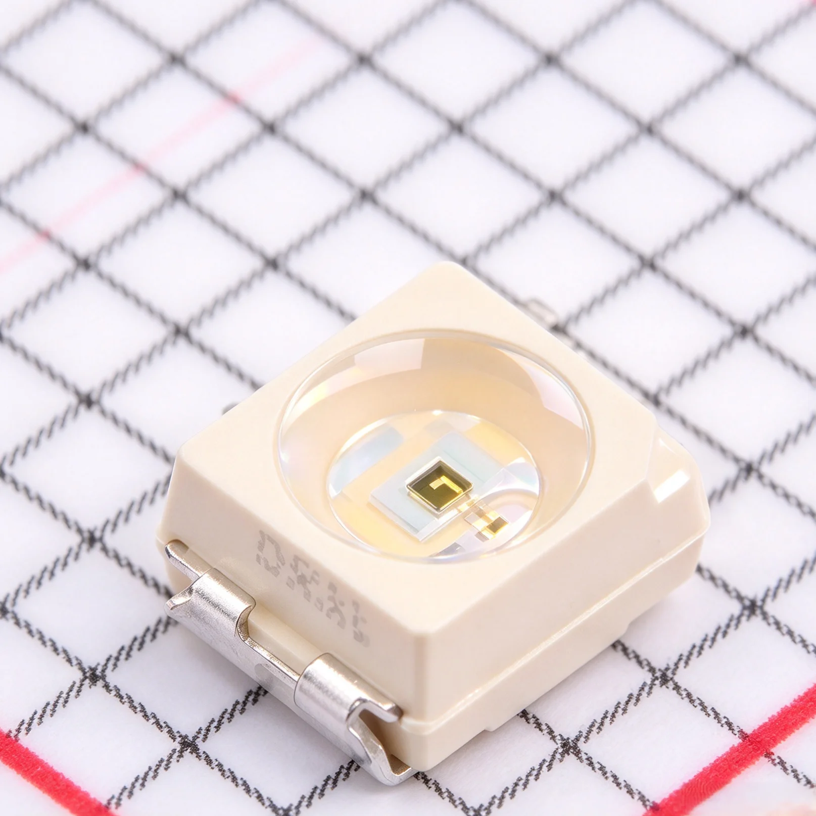 10PCS VSMY3940X01-GS08 PLCC-2 SMD 3.5x2.8x1.75mm 940nm 190mW 1.44Vf 100mA 5VR 60° 15mW/sr NEW Original Infrared Emitting Diodes