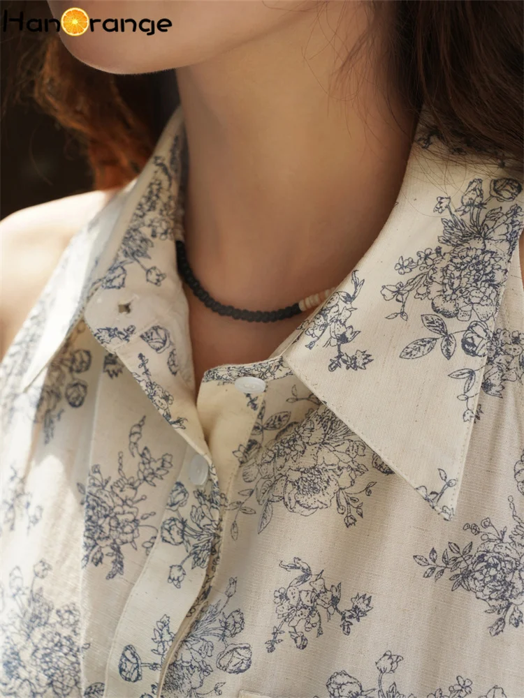 Hanorange 2025 verão moda planta impressa sem mangas camisa feminina fino ajuste leve topo fundo bege com flores azuis