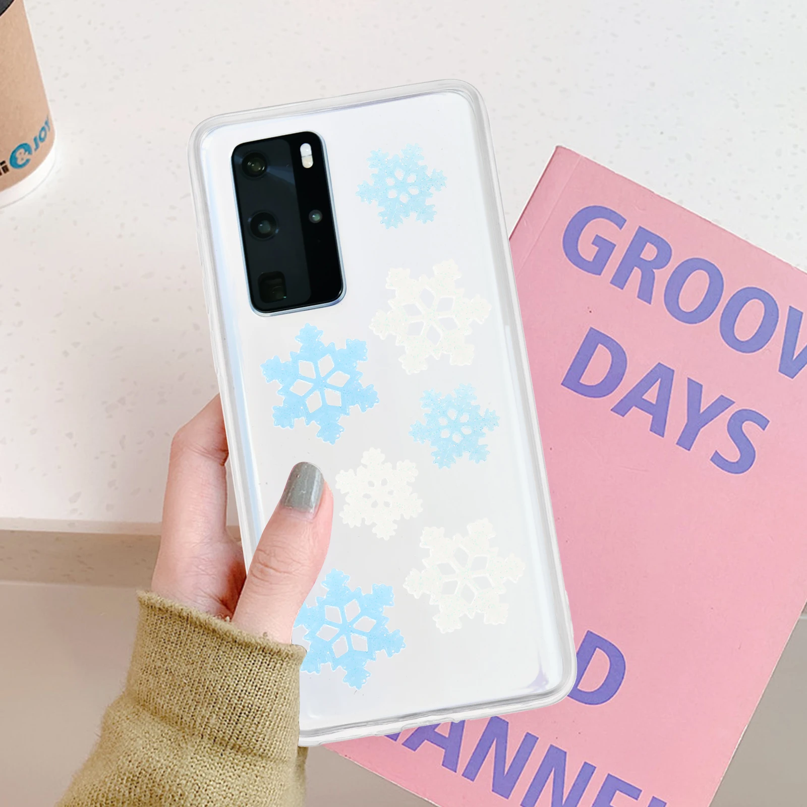 

80Pcs Christmas Snowflake Resin Accessories Blue White Large Medium DIY Phone Case Hairpin Decorations Reusable Charms Craft