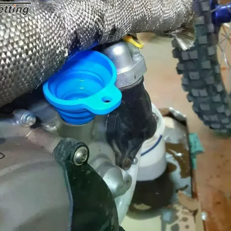 Silicone Collapsible Funnel With Food Grade Material And Foldable Design Perfect For Automotive Oil Transfer Kitchen Liquid