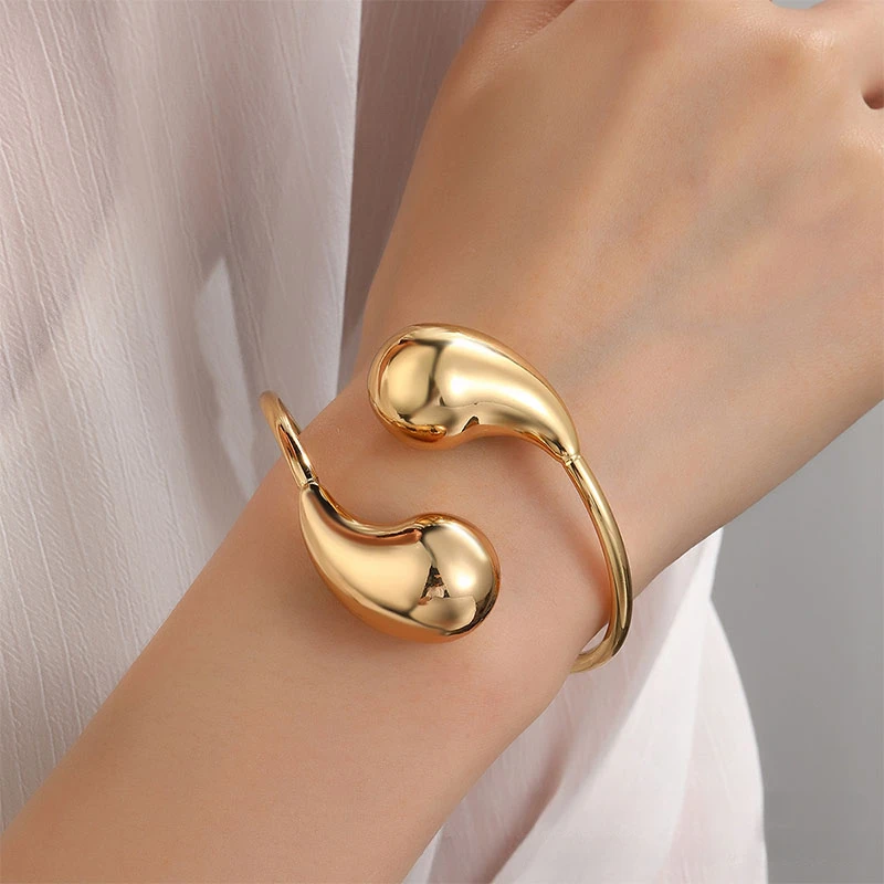 

Glossy Water Drop Bracelet Gold Comma Open Bracelet Women's Fashion Accessories