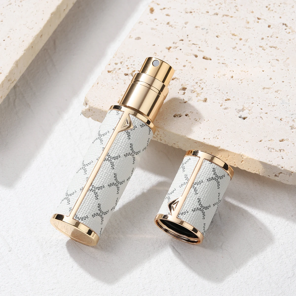 5ml PU Leather Mini Perfume Atomizer Bottle Sprayer Suitable for Boarding Tight Sealing Travel Customized Refillable Bottles