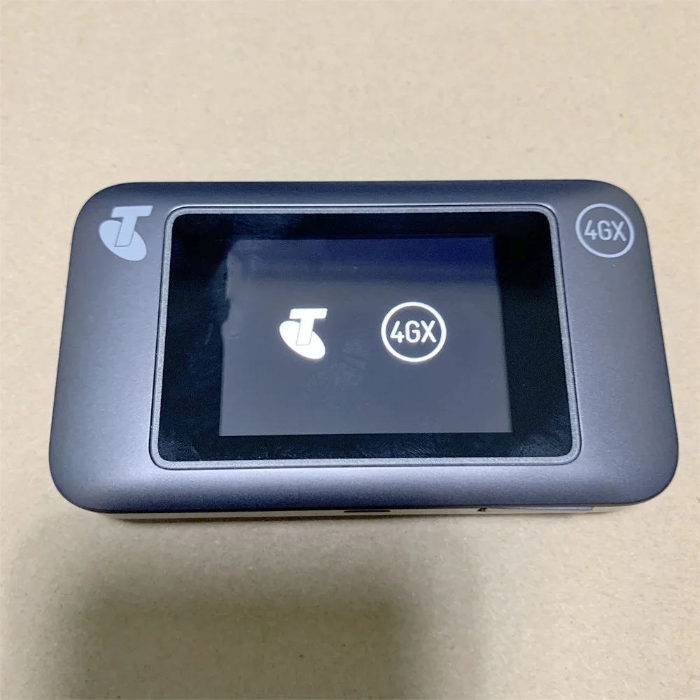 Hotsale Unlocked Huawei E5787Ph-67a Free Antennas LTE Cat6 300mbps 2.4 inches touch screen Mobile WiFi Hotspot PK E5788 ZTE