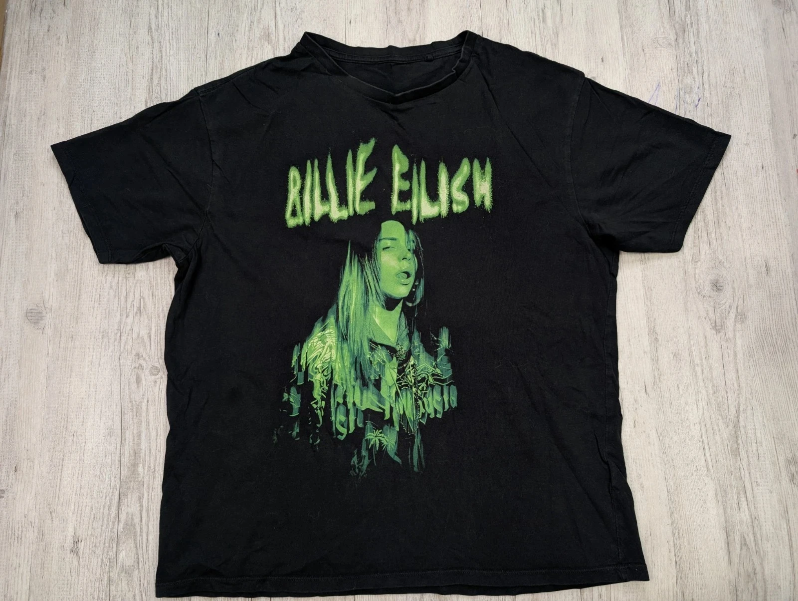

Billie Eilish Graphic Print Men's and Women's Loose Short Sleeved T-shirt, Suitable for All Seasons of Leisure and Luxury