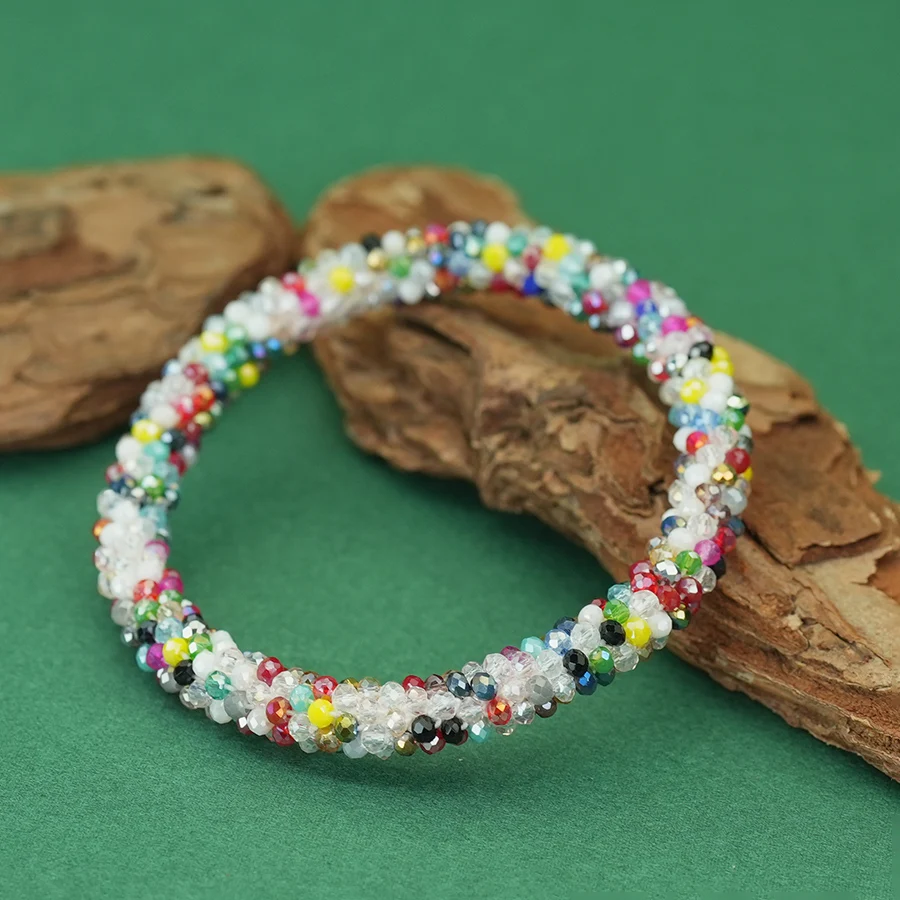 Handgefertigtes Perlenarmband für Damen, Kristall-Rocailles, bunter minimalistischer Schmuck, stapelbarer Armreif, böhmischer Chic, Geschenk für Sie