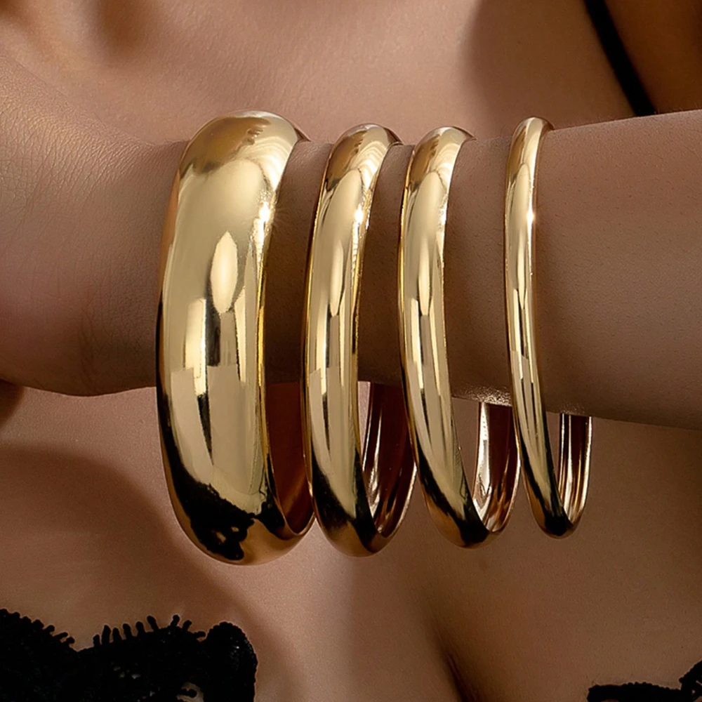 

4pcs/Set Oversized Exaggerated Luxurious Hoop Bracelet Suitable For Women Party Gathering Everyday Wear Holidays Gift Jewelry