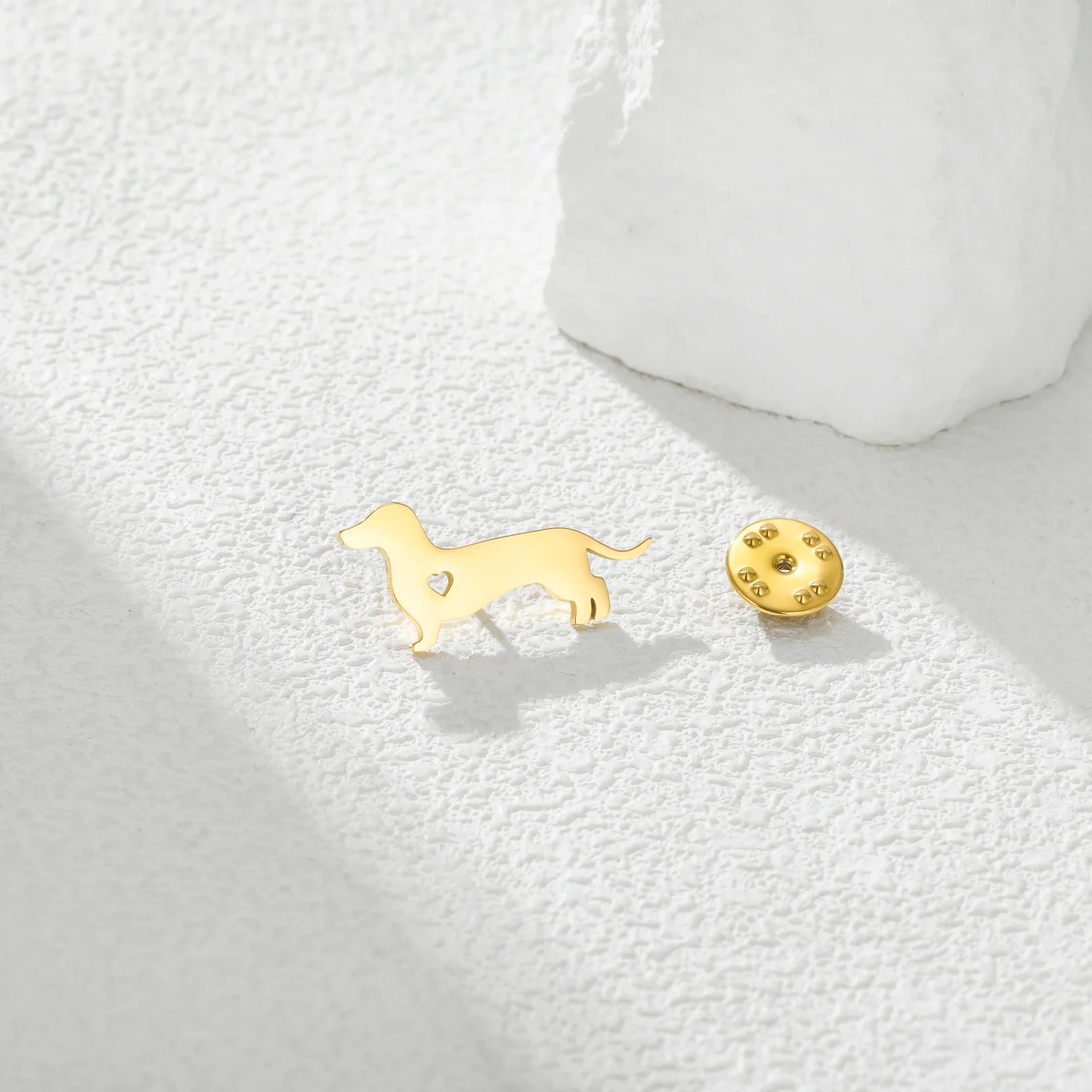 Unift Cute Dog Brooch Stainless Steel Brooch for Women and Men Metal Dachshund Pin Clothing Jacket Accessories Jewelry Wholesale