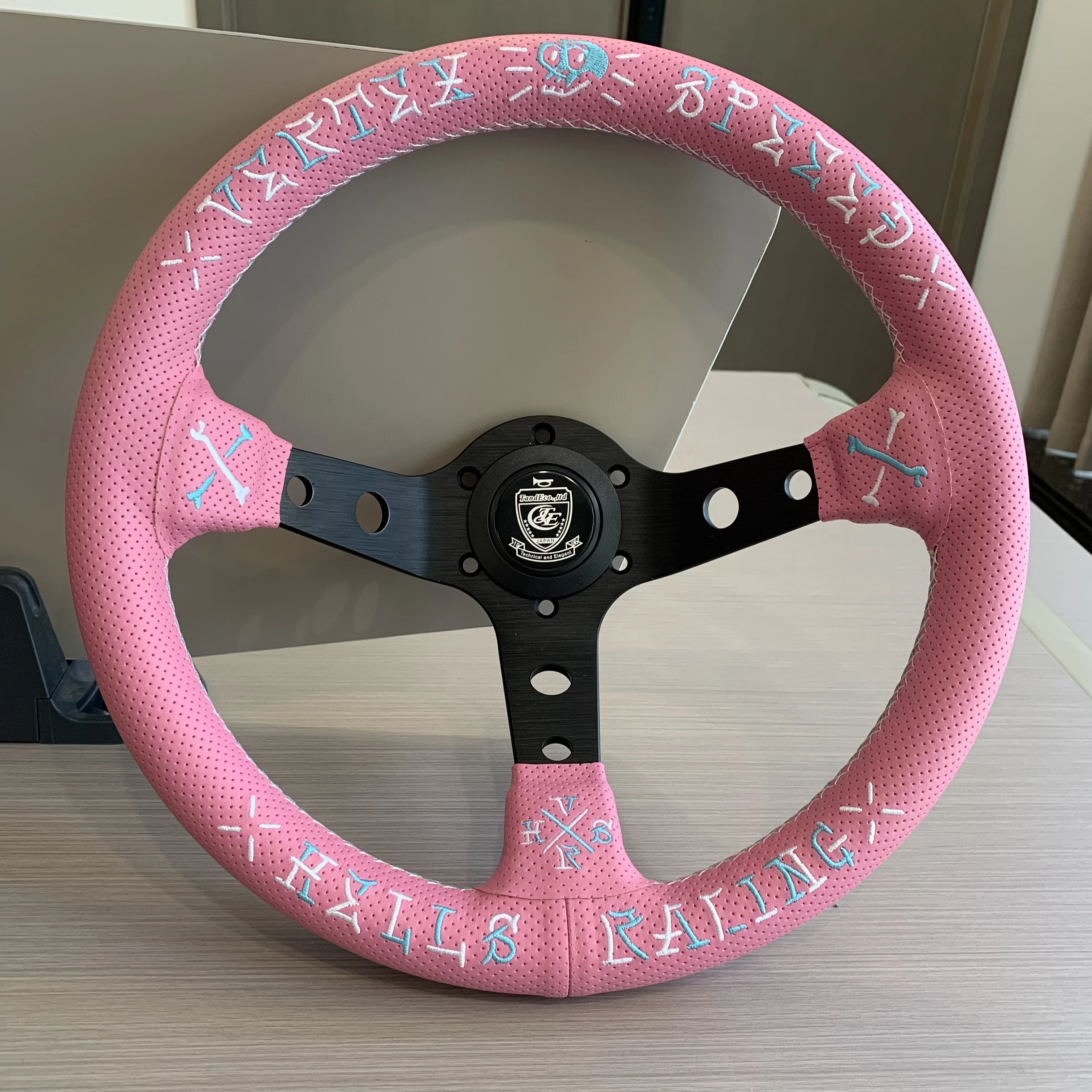 

JDM VERTEX LANG Redesign New Pink Perforated Leather Racing Steering Wheel