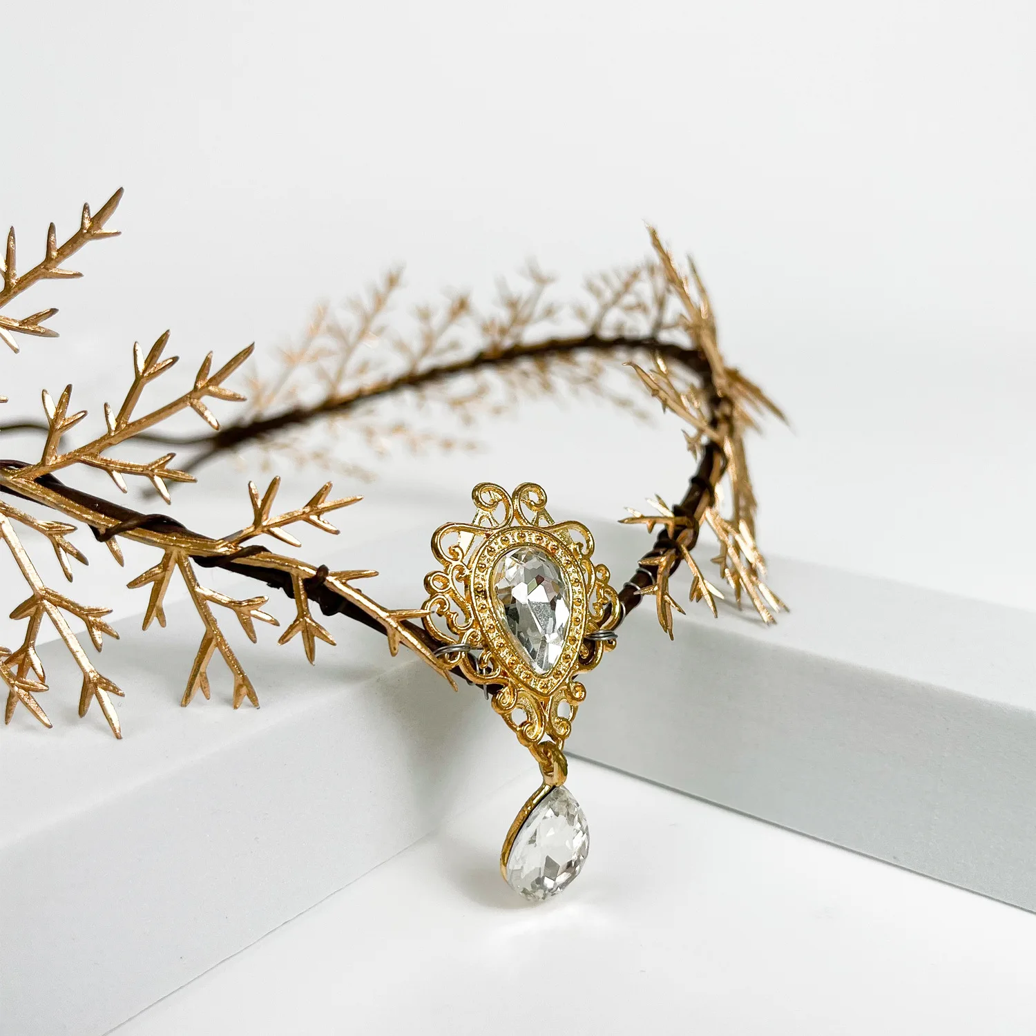 Gold Fairy Leaf Headpiece with Forehead Pendant – Bridal Elf Crown Hair Vine for Wedding or Photoshoot