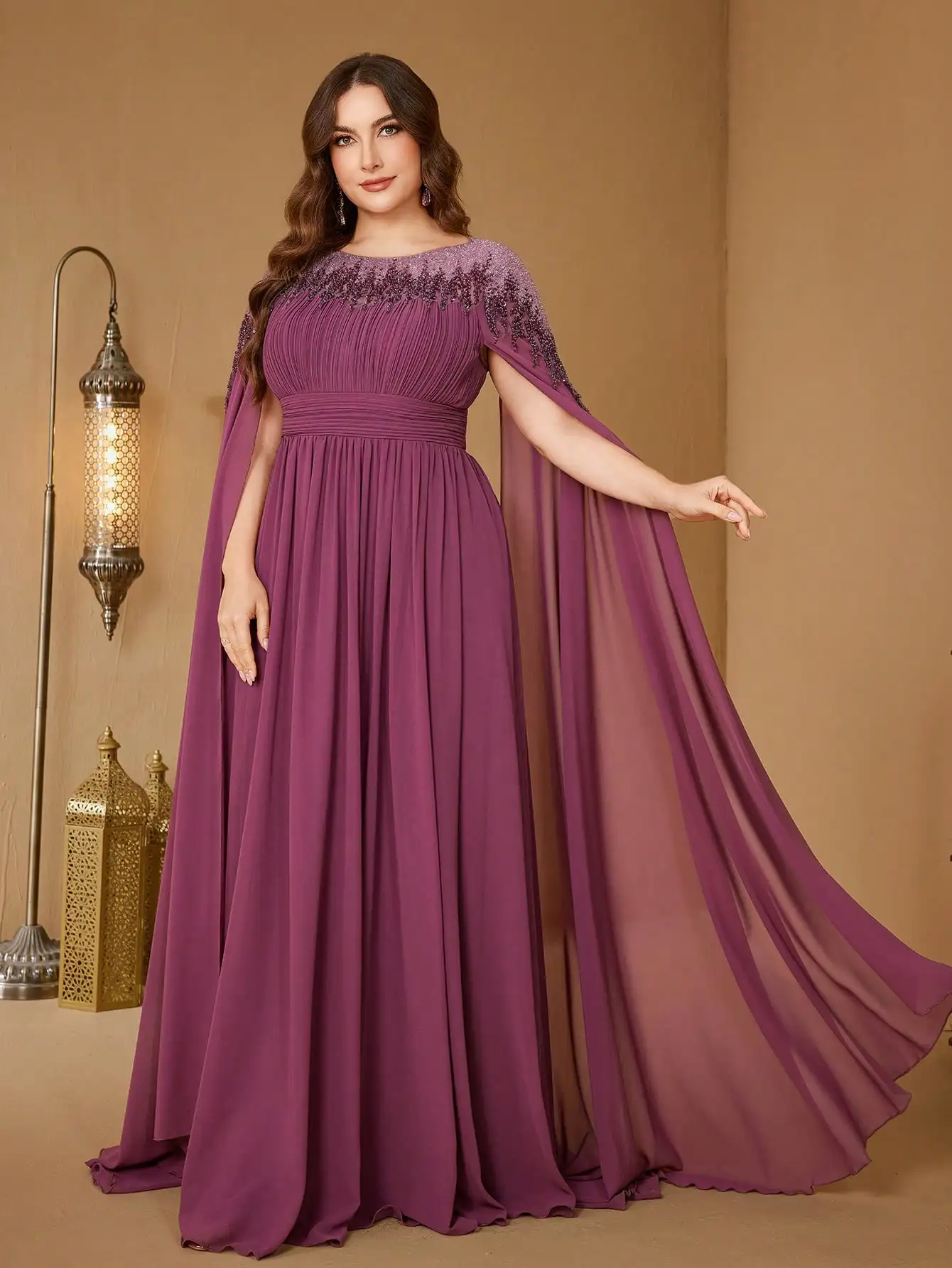 فستان سهرة نسائي من UNITHORSE Plus بياقة واقفة وأكمام كيب مزين بالترتر ومقاس نحيف من الشيفون