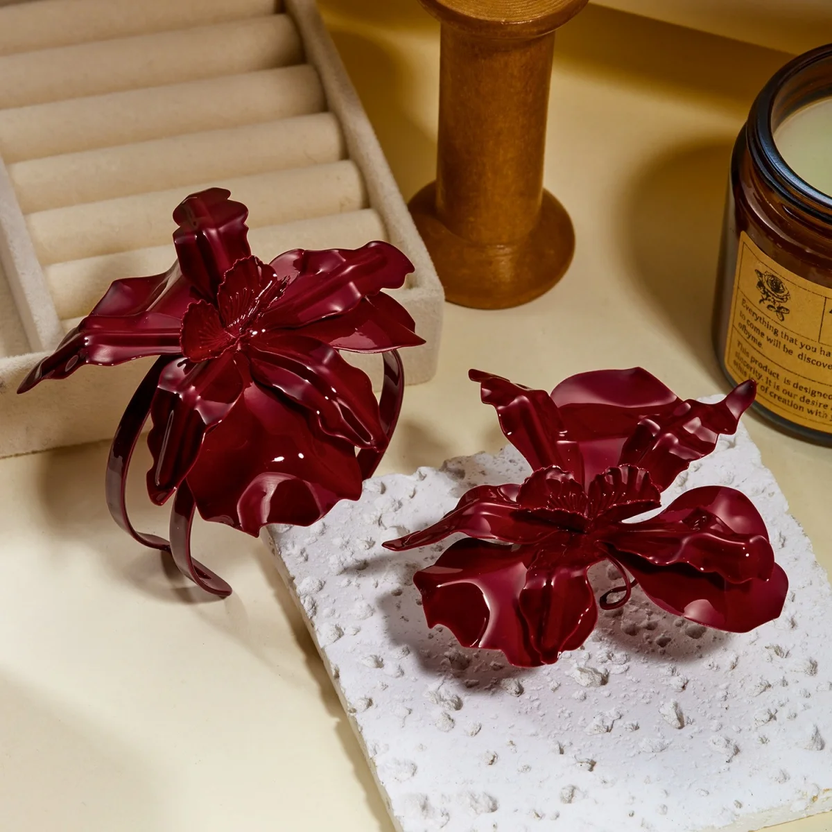 Übertrieben rotes, unregelmäßiges Blütenblatt-Armband-Ring-Set für Damen und Herren, Vintage, elegant, floral, modisch, Sommer-Schmuckset – Detail 15