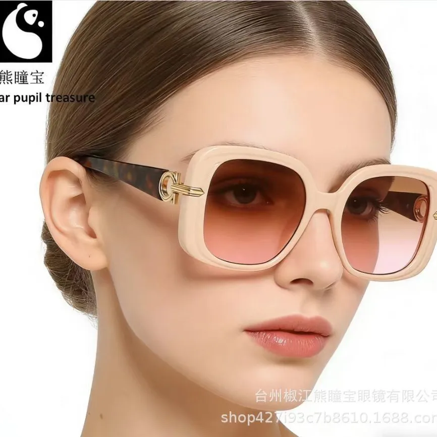 

Unisex Vintage Oversized Square Sunglasses Luxury Designer Punk Fashion Elegant Large Frame Classic Eyewear Women Summer Travel