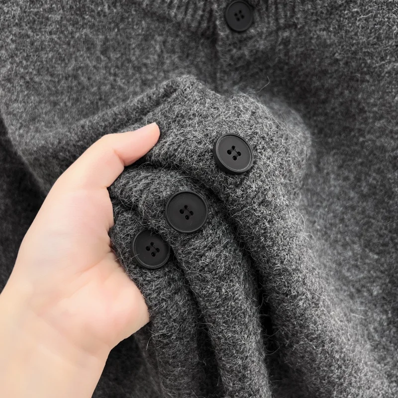 Luxuriöser Herren-Strickpullover in Hochwertiger Qualität, Herbst-Neuheit, Einfarbig, Rundhals, Langarm-Cardigan, Modische Exquisite Herrenbekleidung – Detail 10
