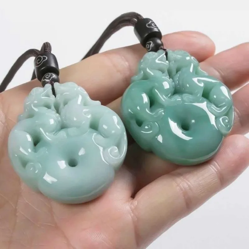 A Couple of Lovers, Natural Jade Male and Female, Pitching Jade Lucky and Safe Pendant for Men and Women.