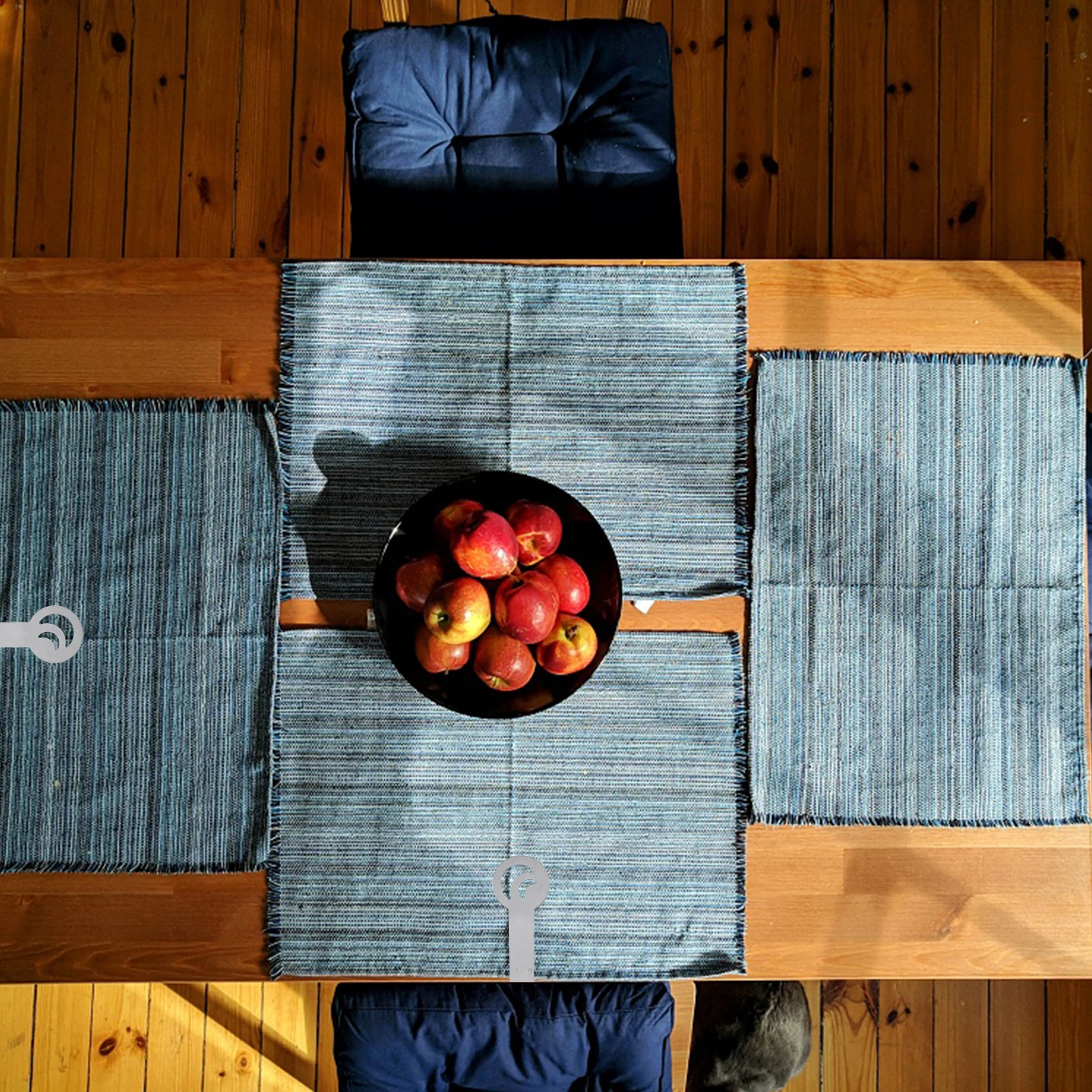 

4pcs Tablecloth Clips Stainless Steel Elasticity Outdoor Picnic Holder Fixing Clamps Cloth Table Cover Home Decor