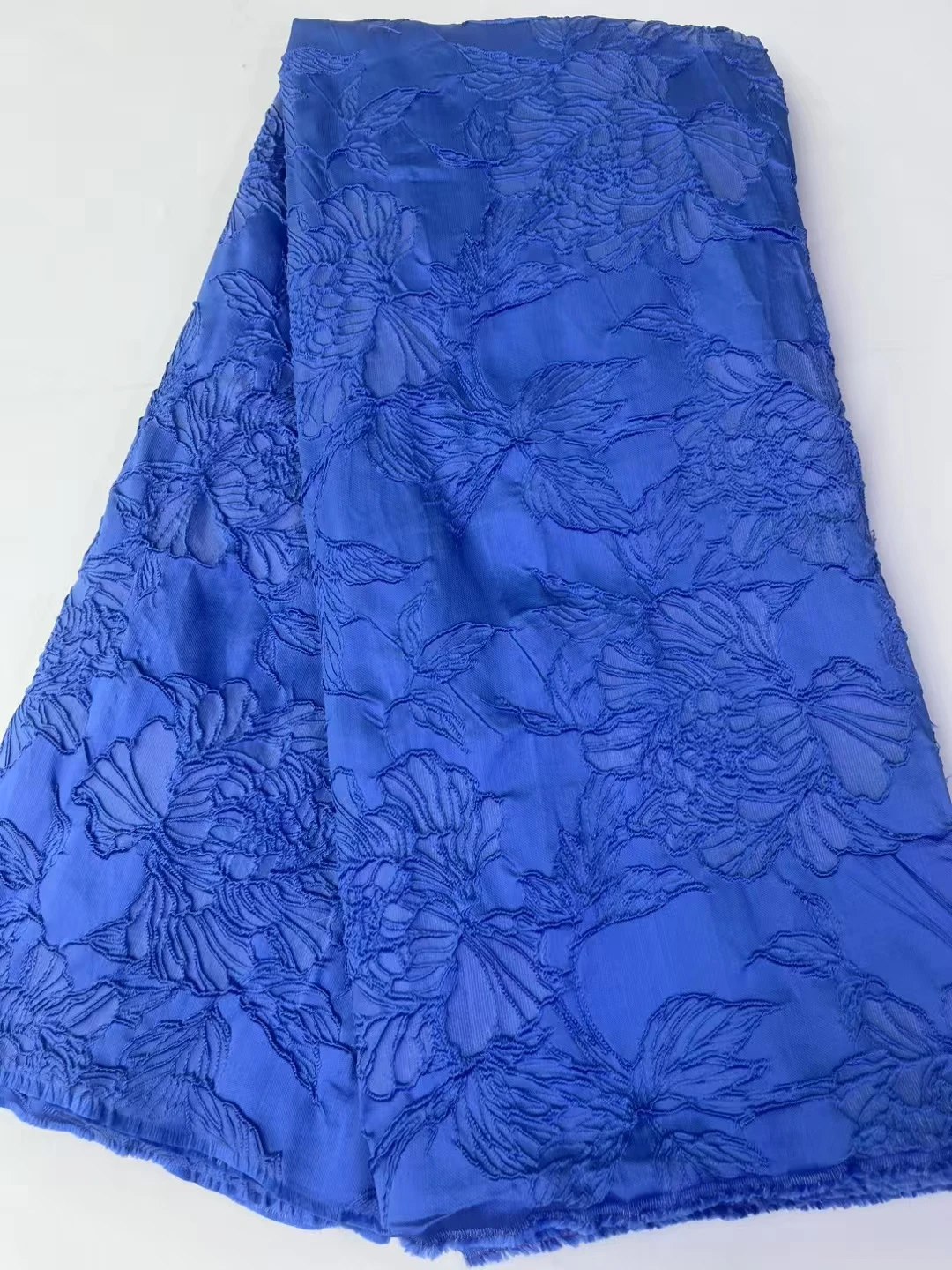 

Новое поступление, королевская синяя африканская кружевная ткань, 2025 г., высокое качество, позолота, нигерийская парча, жаккардовая кружевная ткань для платья PJK25119