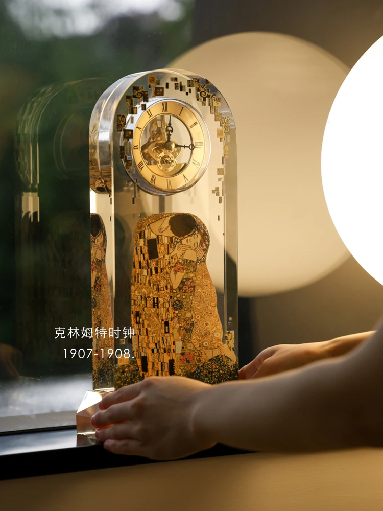 

New York's medieval clock "Gilded Kiss" heavyweight crystal! Klimt brass feel ornaments