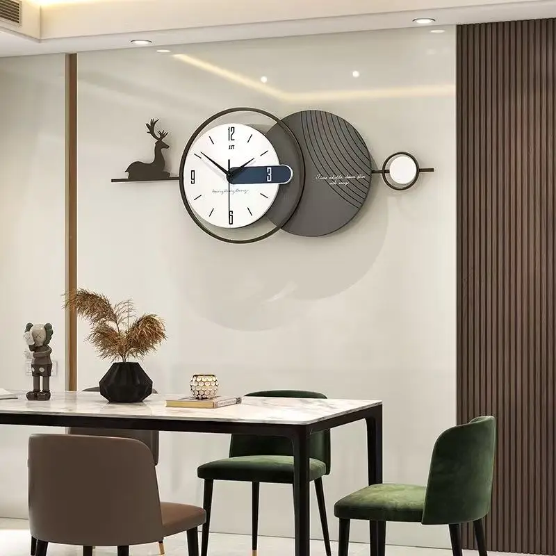 

Living Room Dining Room Decoration Clock High-End And Atmospheric Wall Clock Fashionable And Silent Clock Metal Shell