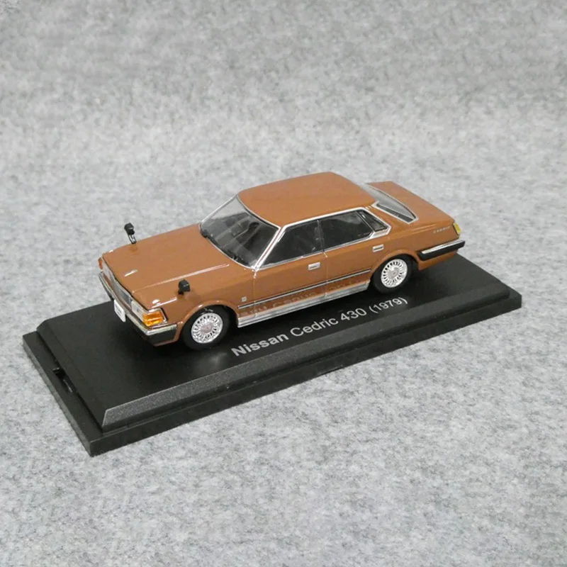 

1/43 Scale NISSAN Cedric 1979 Alloy Sedan Model