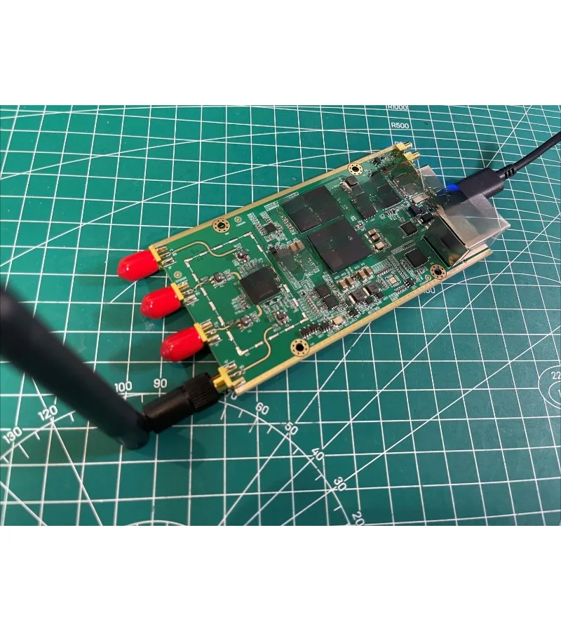 Software-defined radio for AD936x ZYNQ7020 ADI Pluto communication