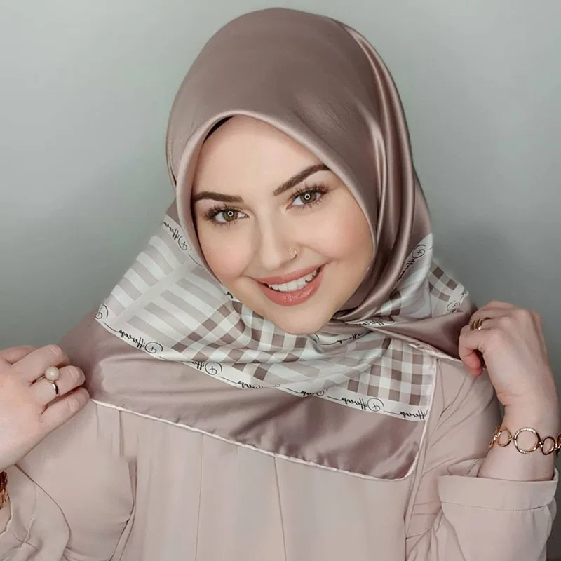 Hijab quadrato di seta islamica Abaya sciarpa donna Hijab di lusso per donna Abayas Jersey abito musulmano turbanti turbante Satin Head Wrap