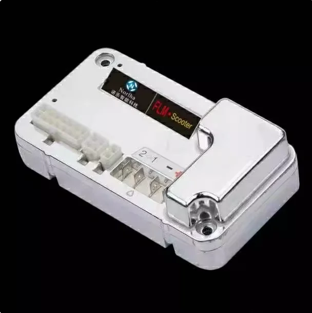 

Четырехколесный контроллер скутера для пожилых людей