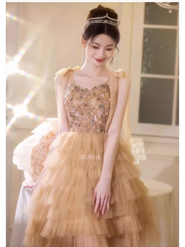 ライト高級ショートウエディングドレス女性高級 A ラインビーズミニティアードチュールレースアップイブニングドレスファッションパーティーウェディングドレス