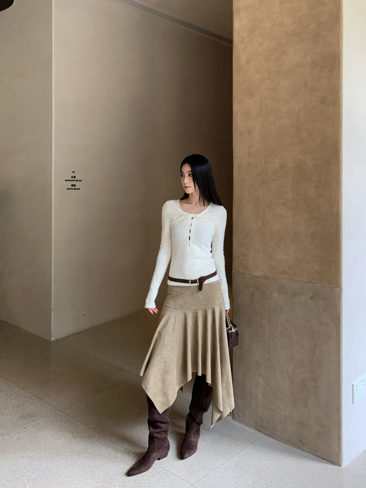 

Женская замшевая юбка SMBL RAIN, асимметричный дизайн, средняя талия, винтажный стиль, повседневная одежда, на каждый день, полиэстер